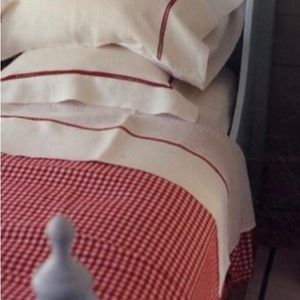 Pottery Barn Kids Twin Duvet Cover in Gingham Red